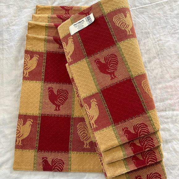 Pier 1 imports rooster placemats 19“ x 13”. Preowned. - Picture 4 of 4